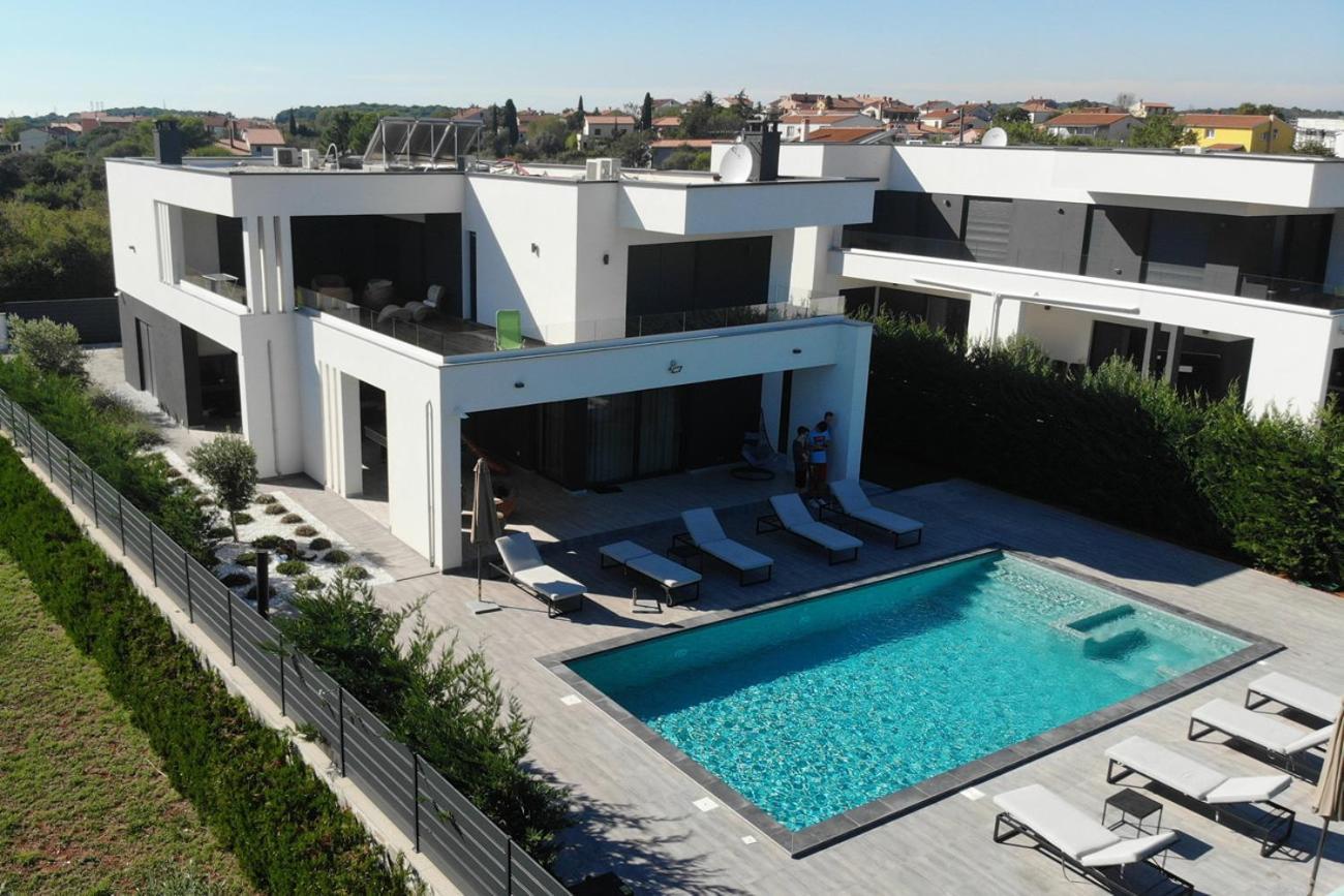 Villa Ula In Pula With Heated Pool And Sauna Exterior photo